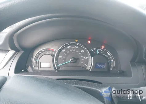 2013 Toyota Camry Le z USA, uszkodzony, nr VIN 4T4BF1FK2DR296239